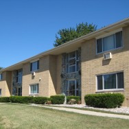 NW Milwaukee Rivercourt Apartments exterior 2