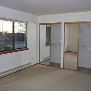 Pewaukee Willow Grove Apartments bedroom
