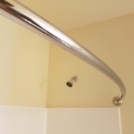 hartford-wilson-heights-apartment-curved-shower-rod